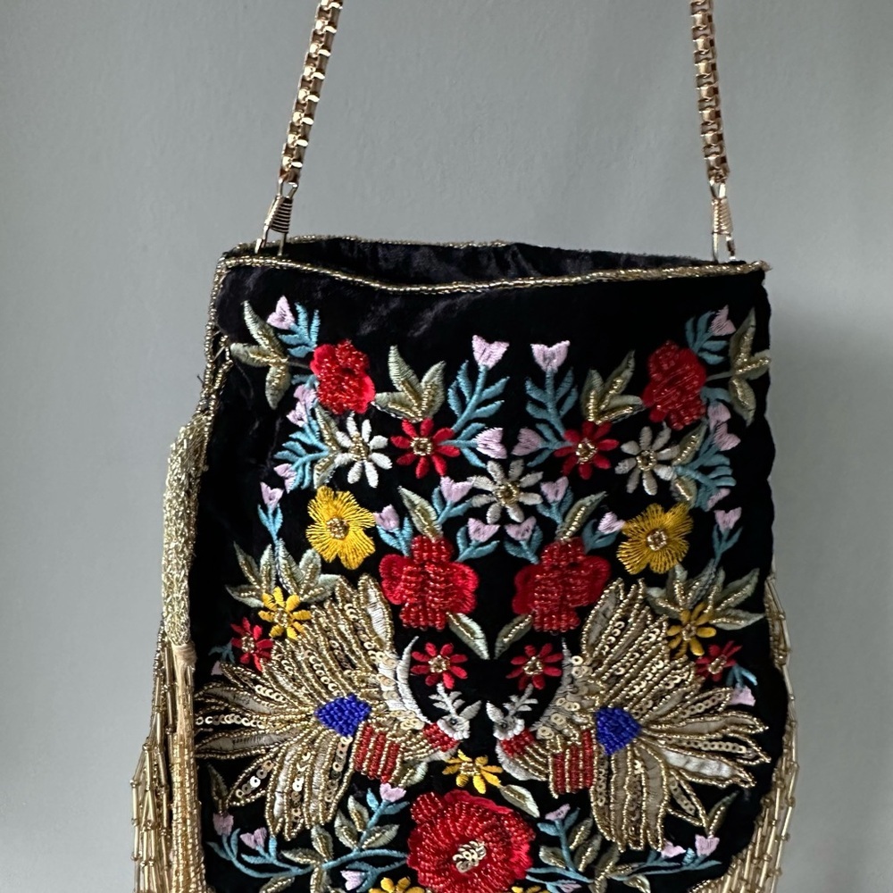 NEW Never Used Ramla Mumbai Black Velvet Multi-Colored Embroidered Beaded Bag - Picture 3 of 9